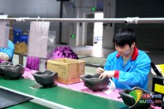 <b>奋和“开门红” 江西上犹外贸企业忙出产赶订单</b>